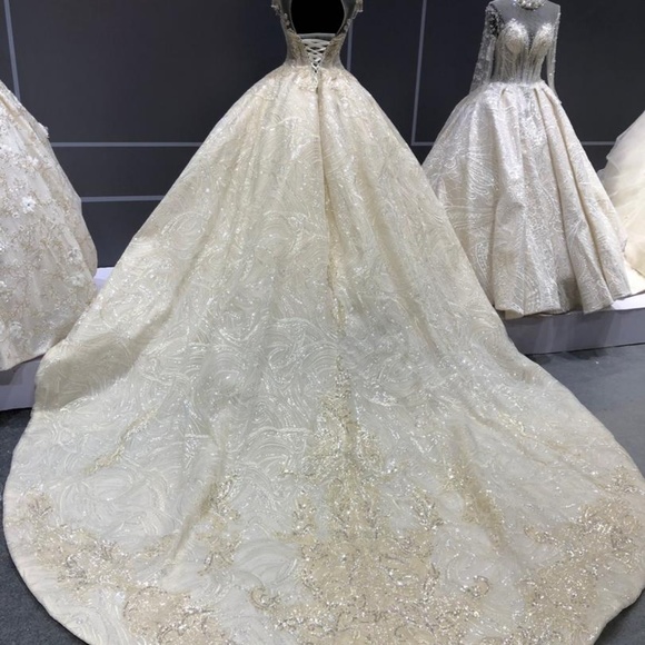 Wedding dress ball gown elegant - Picture 3 of 3